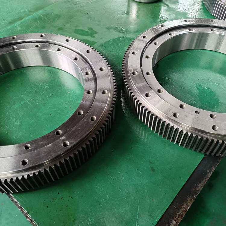 [ZLYQX]如何選擇轉(zhuǎn)盤軸承生產(chǎn)廠家，選擇千協(xié)不會(huì)錯(cuò)!